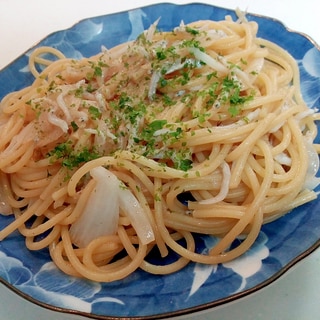 新玉ねぎと釜揚げしらすのパスタ